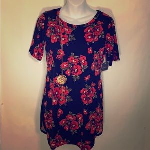 Brand New w/ Tags Flower Print Top and Necklace !